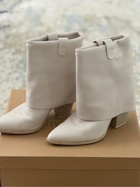 Steve Madden Fold-Over Ankle Boots in Light Beige